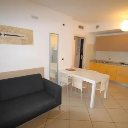 Beachfront With A Big Terrace - Beahost Appartamento *