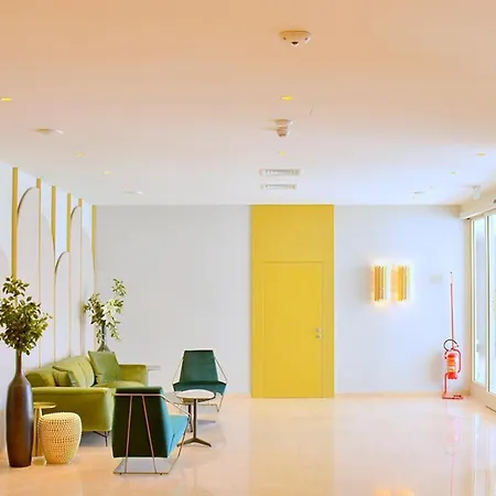 Beachfront With A Big Terrace - Beahost