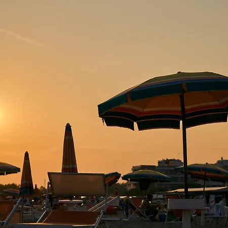 Beachfront With A Big Terrace - Beahost Μπιμπιόνε