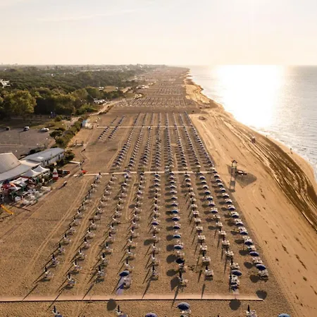 Beachfront With A Big Terrace - Beahost Bibione