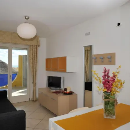 Beachfront With A Big Terrace - Beahost Μπιμπιόνε