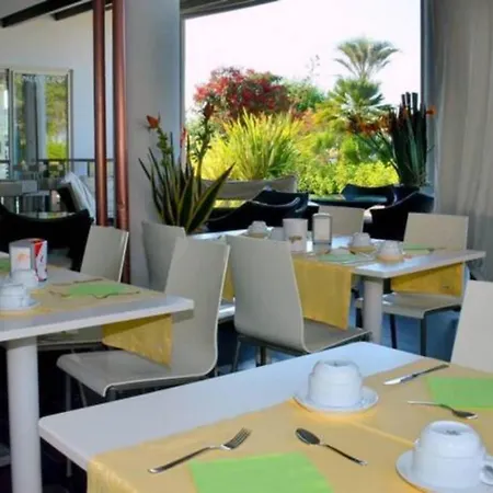 Beachfront With A Big Terrace - Beahost *